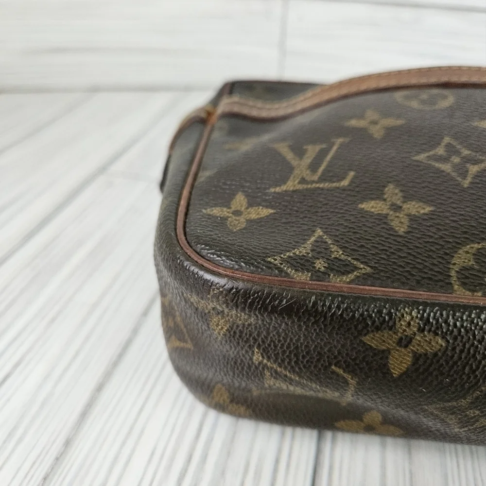 Louis Vuitton 1989 Compiege 23 Clutch Handbag in Monogram Canvas and Leather - Picture 6 of 16